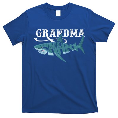 Funny Grandma Shark Family Matching Shark Lover Ocean Animal Gift T-Shirt