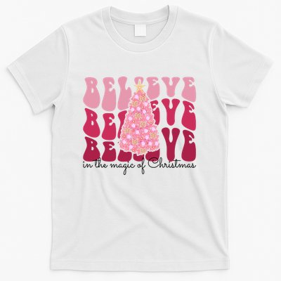 Believe Im The Magic Of Christmas Retro Holiday T-Shirt