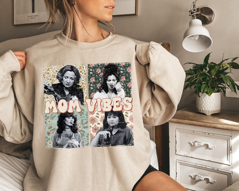 Retro Mom Vibes Sweatshirt, MotherÃ‚â€™s Day Gift for Trendy Moms