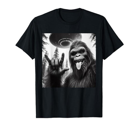 Funny Sasquatch Bigfoot Rock On Selfie With UFO Alien T-Shirt