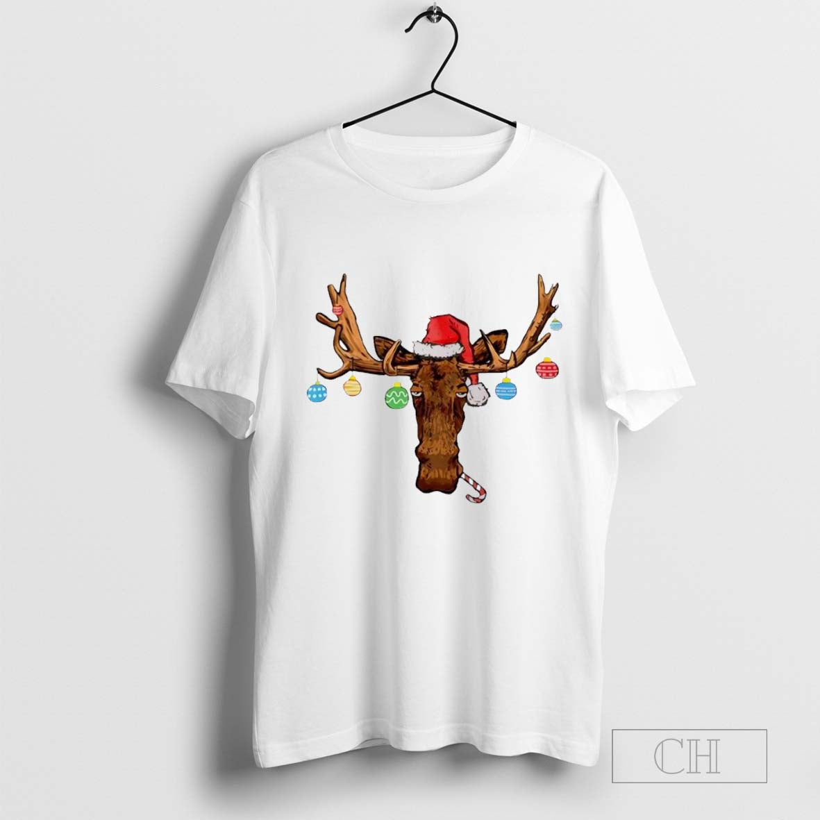Reindeer Santa hat moose Christmas ball Trending T-shirt