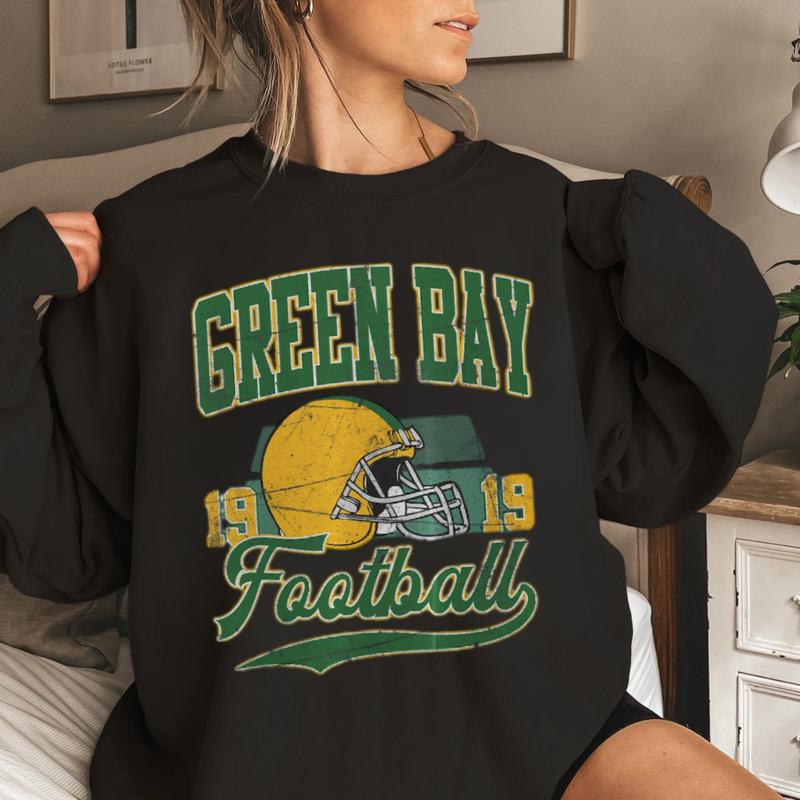 Green Bay Football Vintage Style Sweatshirt, Retro Green Bay Varsity Crewneck Sweatshirt, Green Bay Long Sleeve FSE5