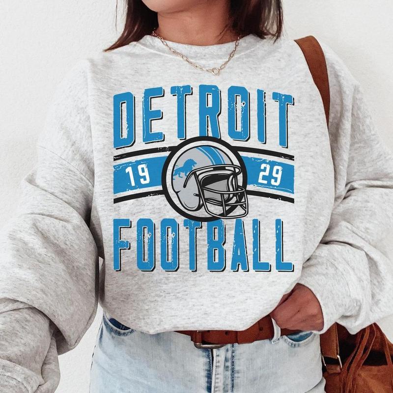 Vintage Detroit Football Crewneck Sweatshirt  T-Shirt, Lions Sweatshirt, Lion Football T-Shirt Casual Round Neck