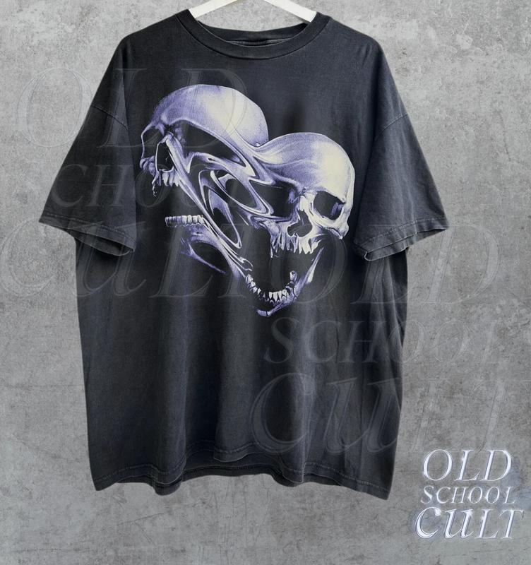 Screaming Skull Vintage 90s Graphic Shirt, Skeleton Y2k Goth Retro Tee, 2000s Emo Clothes, Nostalgia Melting Skull Streetwear Oversize Tee Menswear To