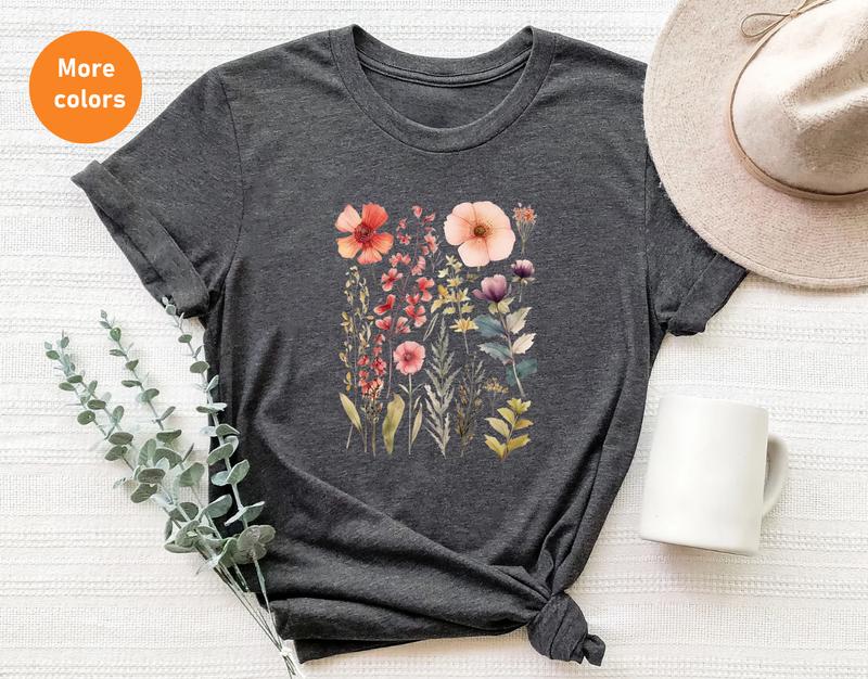 Flower T-shirts , Minimalist Flower Shirt for Women, Botanical Floral Tee, Nature Lover's Shirt, Gift for Her, Gift for Woman, Crew Neck, Trending T-s