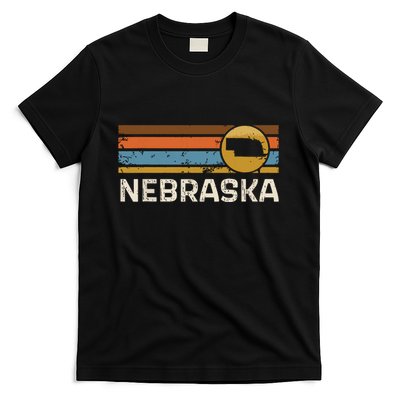 Graphic Nebraska Us State Map Vintage Retro Stripes T-Shirt