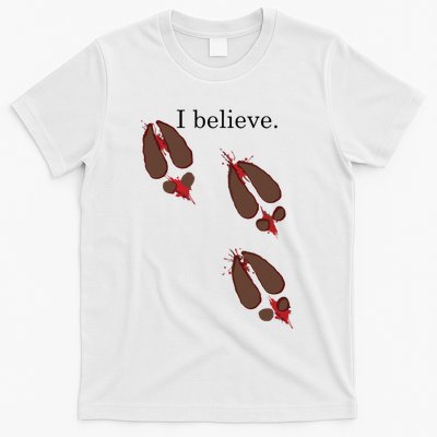 I Believe In Santa Funny Reindeer Hoof Prints Christmas T-Shirt