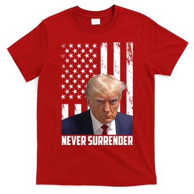 Never Surrender Donald Trump American Flag Mugshot T-Shirt